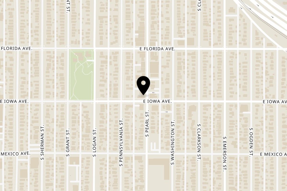 Map showing the location of Uno Mas Taqueria y Cantina on 1585 S Pearl St in Denver